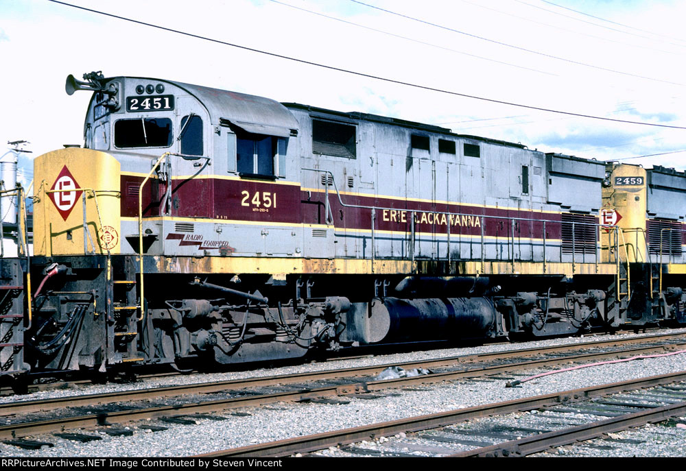 Erie Lacjawanna C425 EL #2451 enroute to BCOL in North Vancouver